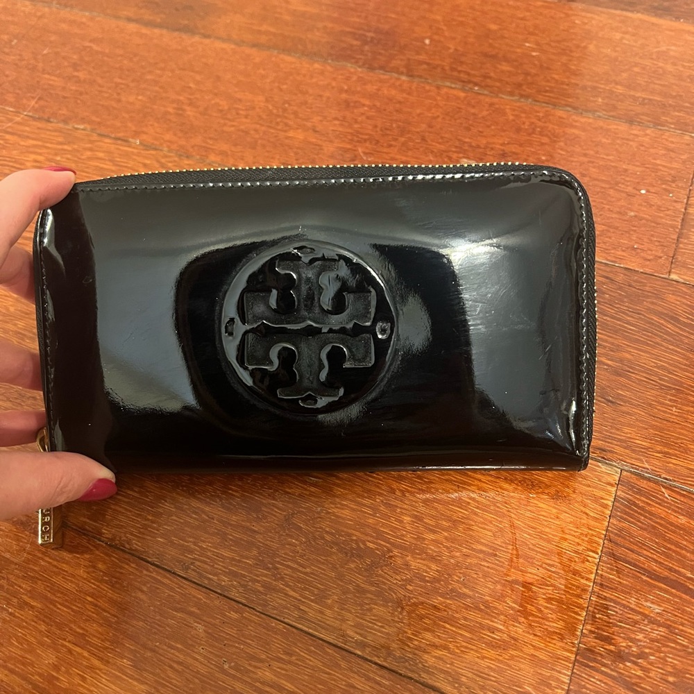 Tory Burch wallet
